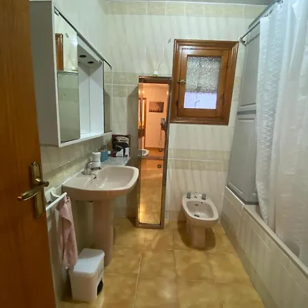 Casa Con Piscina Y Amplia Terraza