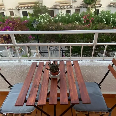 Casa Con Piscina Y Amplia Terraza 펜션 *